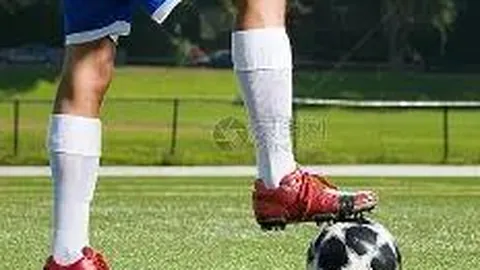 英超冠军悬念揭晓！阿森纳以76.14%超高概率领跑，曼城紧随其后14.11%，红军意外跌至第四，谁能问鼎巅峰？